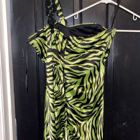 Prom dress - Picture 3 of 3